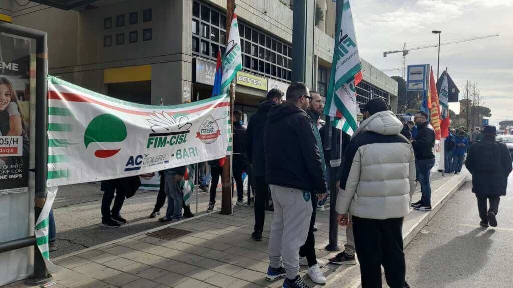 Bari, sciopera l’Automotive e l’industria. Le sigle: «Federmeccanica non rinnova i contratti» – VIDEO