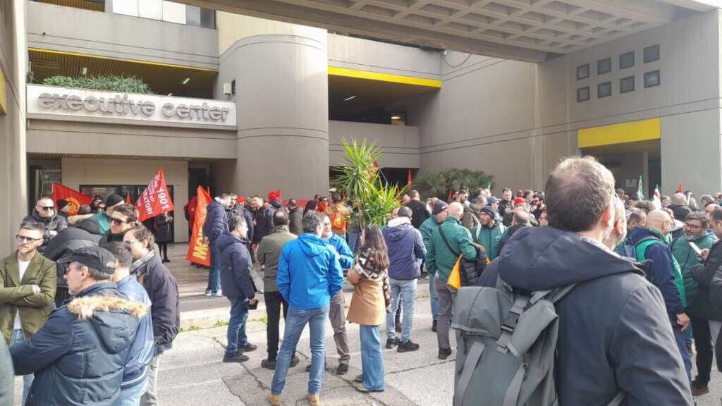 Bari, sciopera l’Automotive e l’industria. Le sigle: «Federmeccanica non rinnova i contratti» – VIDEO