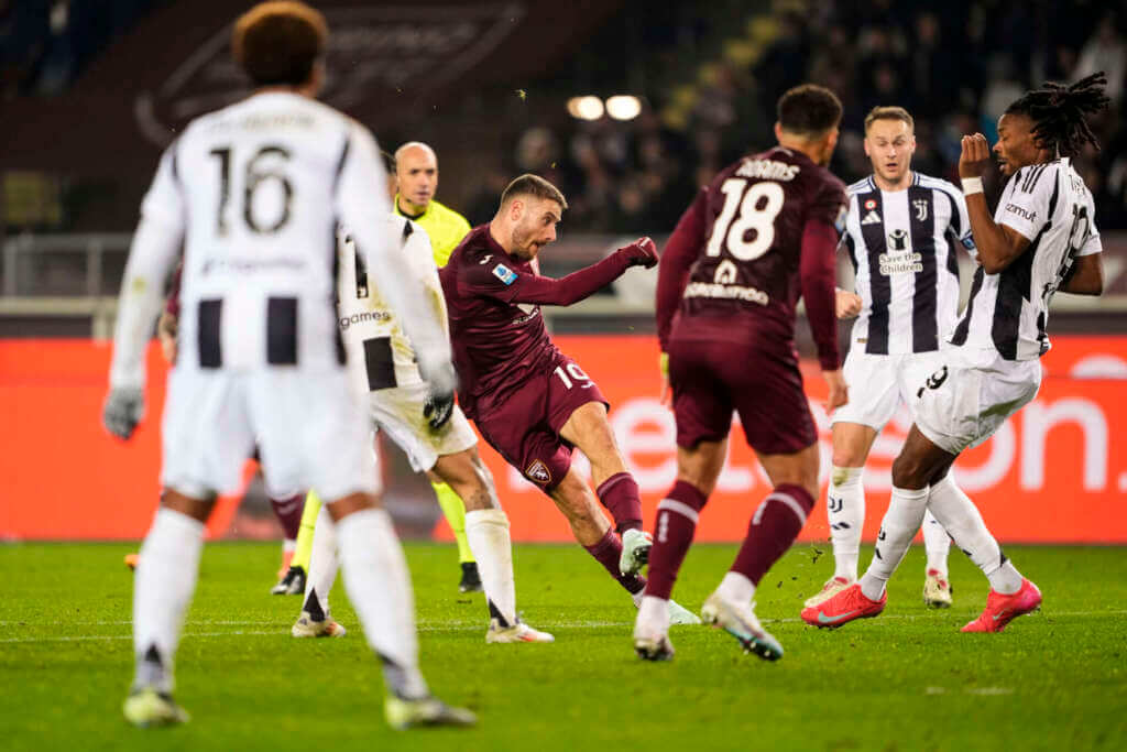 Galleria foto 'Serie A, Vlasic risponde a Yildiz nel derby della Mole: Torino-Juventus 1-1. Espulsi Motta e Vanoli' - foto 1
