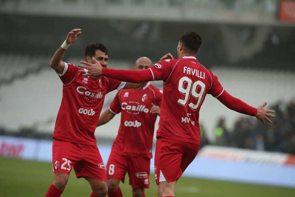 Galleria foto 'Ancora rimpianti per i biancorossi, Favilli illude e nel finale la pareggia La Gumina: Cesena-Bari 1-1' - foto 1