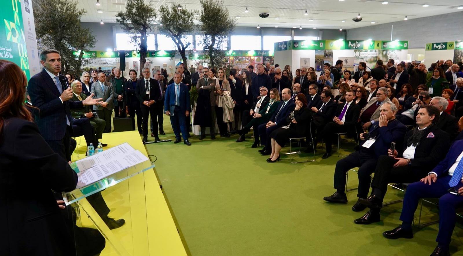 Bari, al via Evolio Expo in Fiera del Levante: tre giorni dedicati all’olio extravergine di oliva – FOTO e VIDEO Bari, al via Evolio Expo in Fiera del Levante: tre giorni dedicati all’olio extravergine di oliva – FOTO e VIDEO