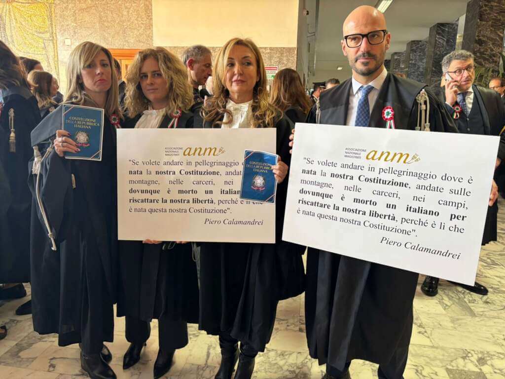 Bari, la legge sulle convalide di trattenimento dei migranti affonda le Corti d’appello – VIDEO Bari, la legge sulle convalide di trattenimento dei migranti affonda le Corti d’appello – VIDEO