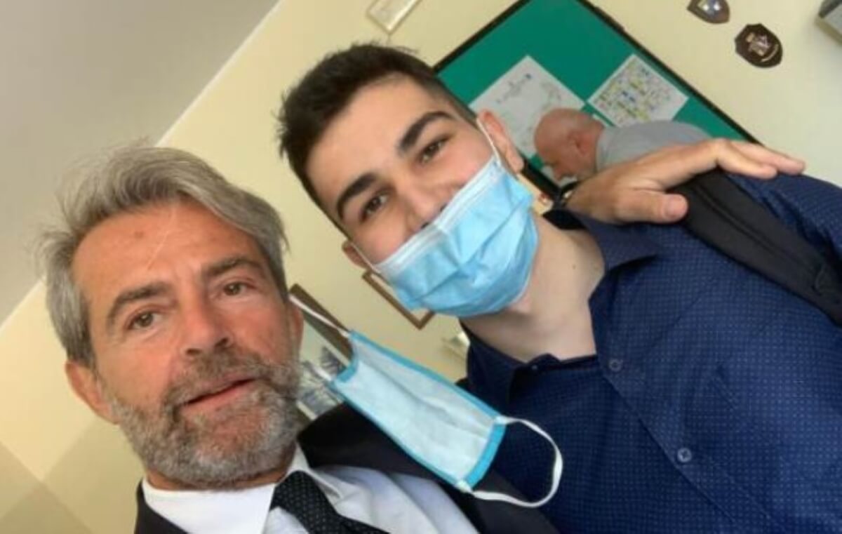Uccise il padre per difendere la mamma dalle violenze, il Tribunale conferma l’assoluzione Uccise il padre per difendere la mamma dalle violenze, il Tribunale conferma l’assoluzione