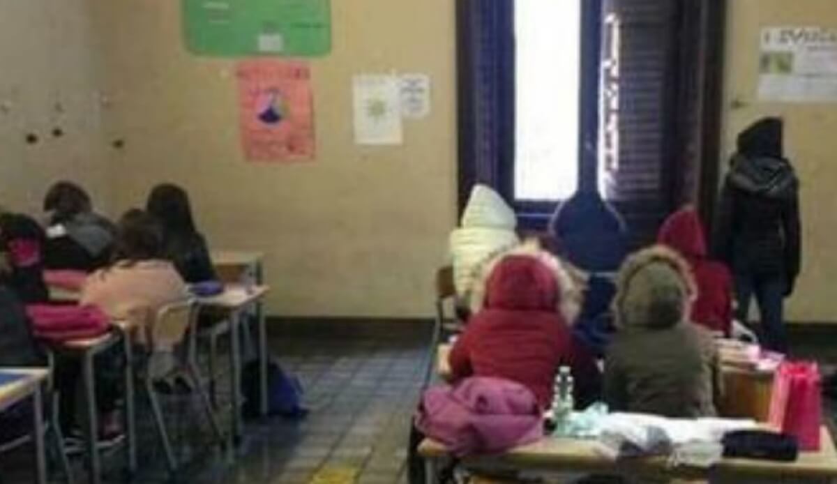 In aula col cappotto, ancora troppe scuole senza riscaldamento