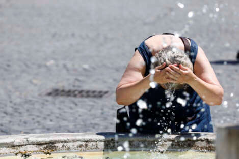 anziana caldo
