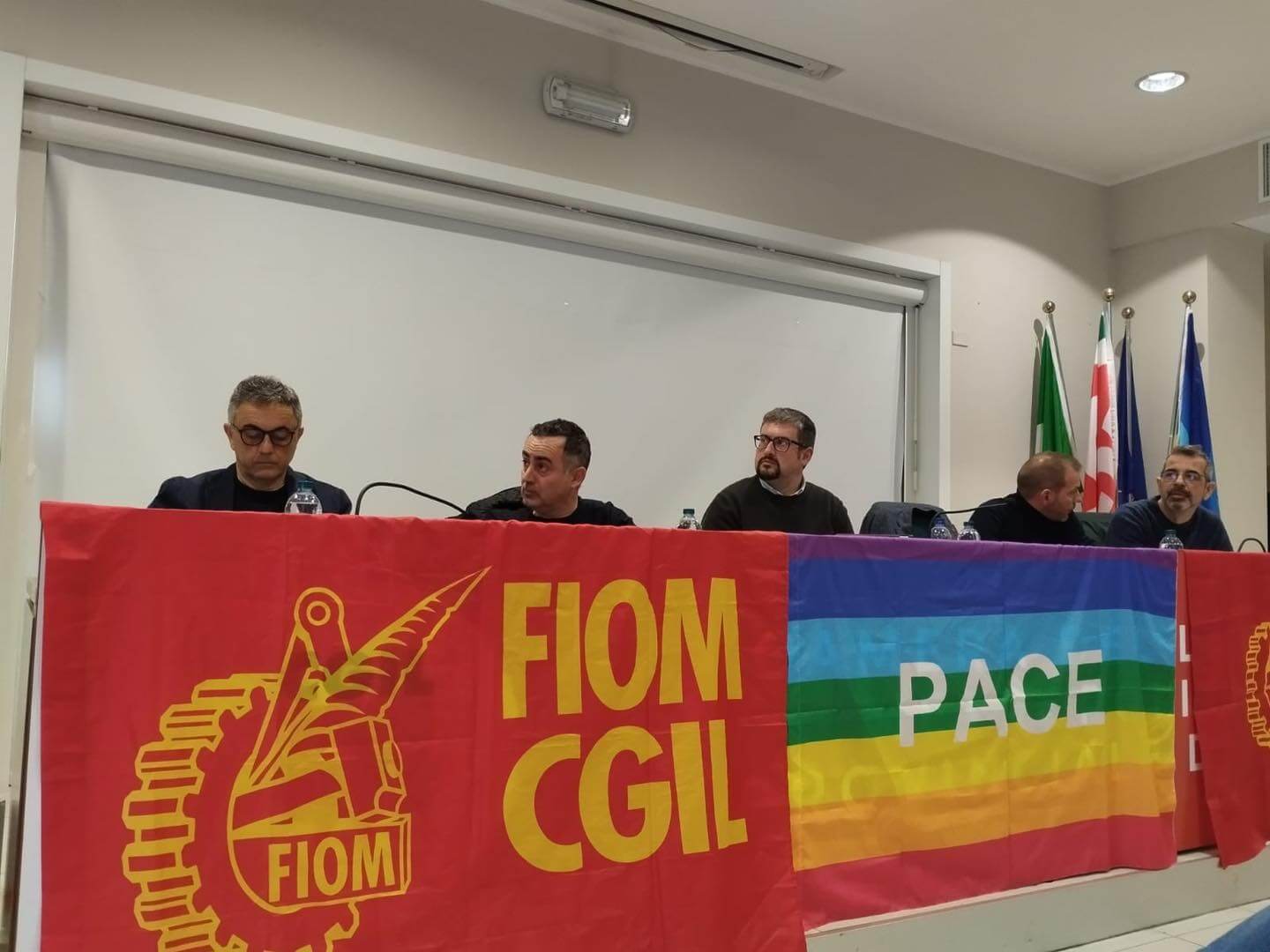 Lavoro, da Bari la Fiom lancia l’allarme: «In Puglia troppe vertenze aperte» Lavoro, da Bari la Fiom lancia l’allarme: «In Puglia troppe vertenze aperte»