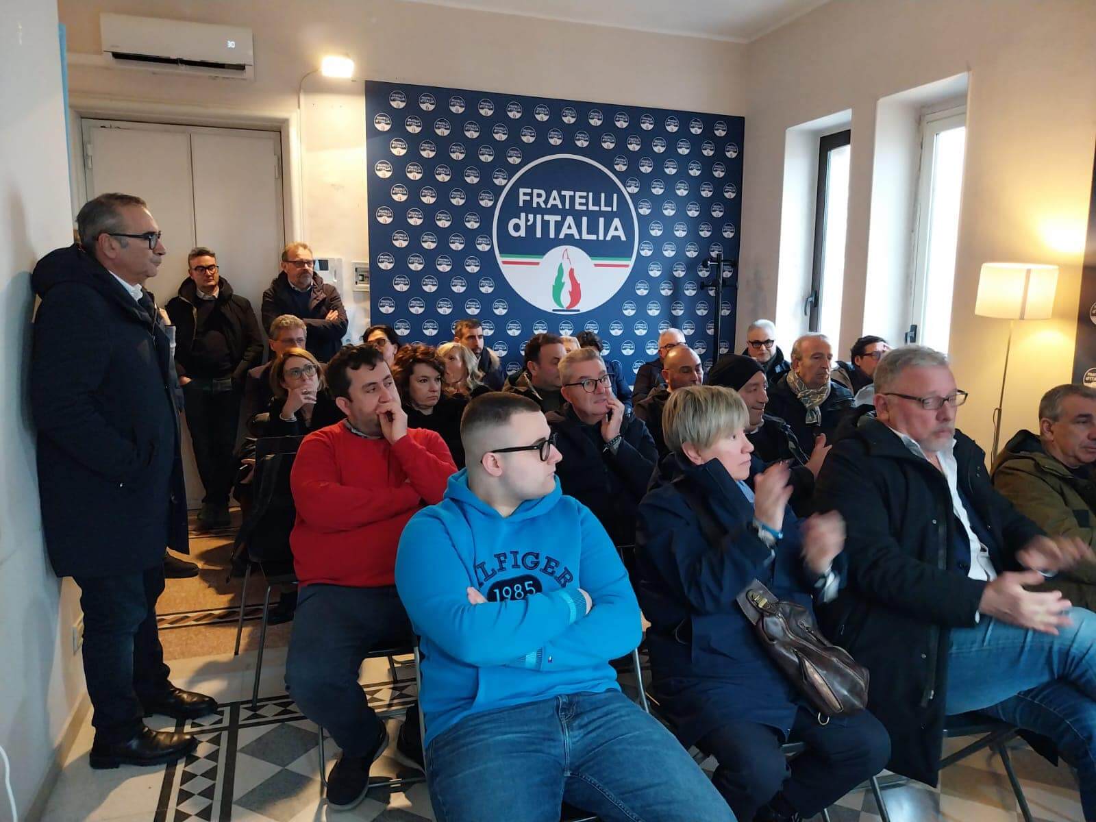 Fratelli d’Italia, lite su data del congresso e tessere: a Bari sfida al femminile Melini-Lella