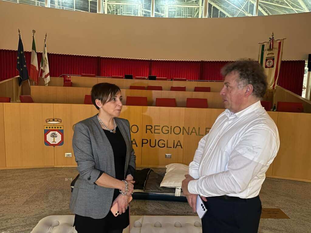Galleria foto 'Crisi idrica in Capitanata, Tutolo e Barone occupano l’aula del Consiglio regionale pugliese' - foto 1
