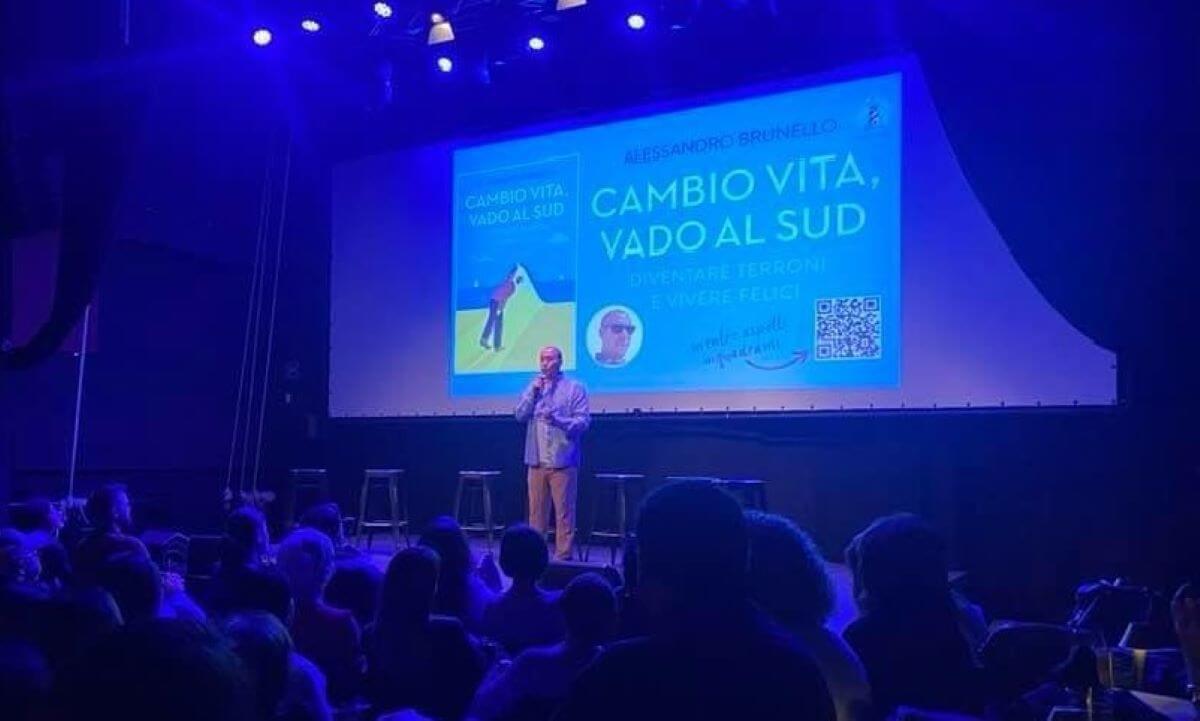 “Cambio vita, vado al Sud”, il libro di Brunello diventa uno show: in scena a Martina Franca “Cambio vita, vado al Sud”, il libro di Brunello diventa uno show: in scena a Martina Franca