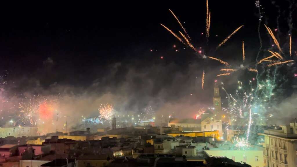 Galleria foto 'Capodanno in Puglia, le “conseguenze” dei festeggiamenti: feriti in 18, anche un bimbo di 6 anni' - foto 1