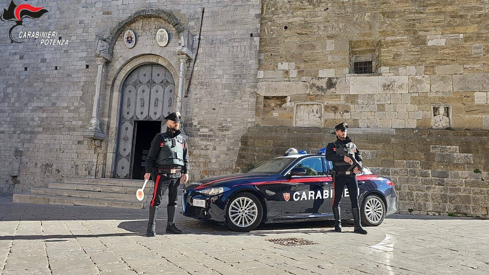 Furto sventato nel Potentino, recuperati 150 pannelli solari e un furgone rubato dai carabinieri