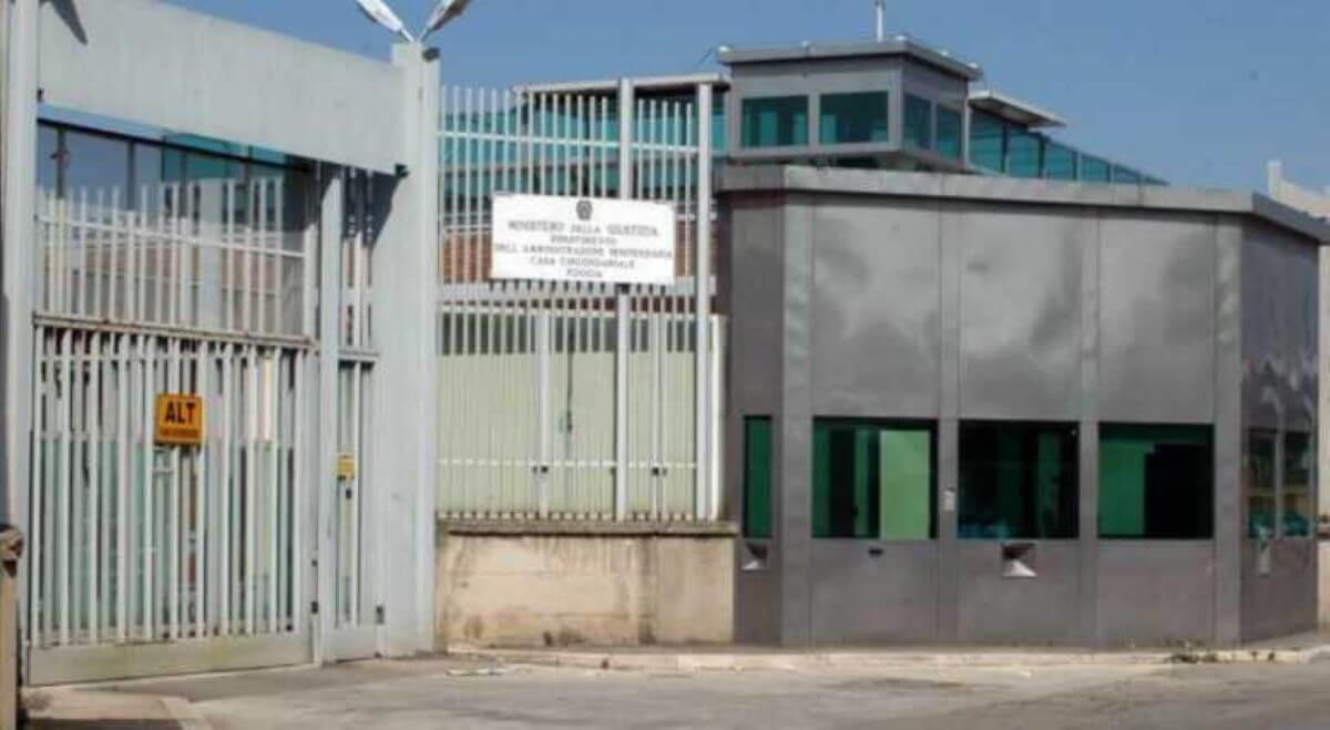 Blitz nel carcere di Foggia: via droga e 14 cellulari. Sappe: «Oltre 200 sequestri dal 2024 ad oggi» Blitz nel carcere di Foggia: via droga e 14 cellulari. Sappe: «Oltre 200 sequestri dal 2024 ad oggi»