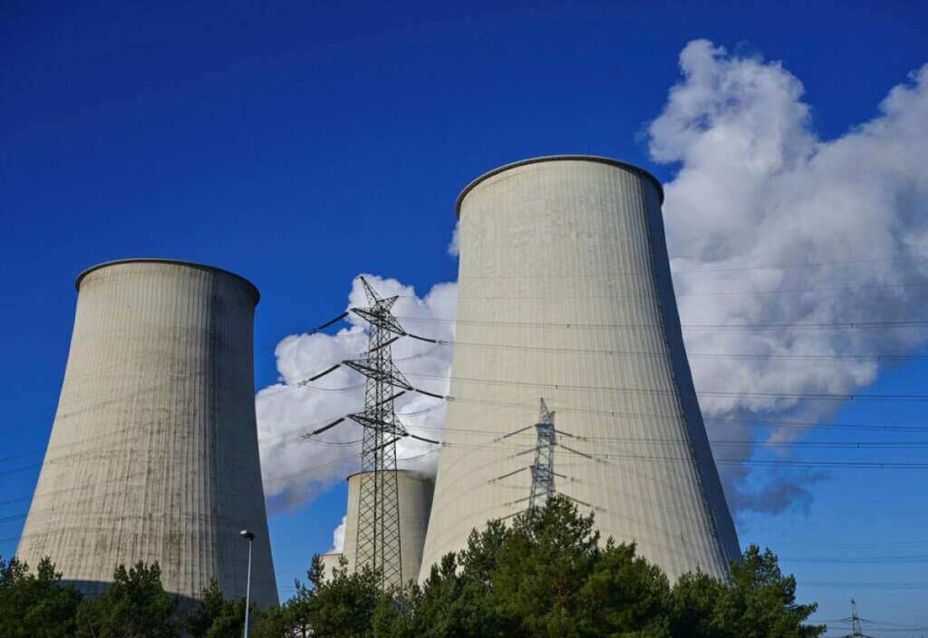 Galleria foto 'Torna il nucleare ma il Mezzogiorno sia un grande hub di fonti rinnovabili' - foto 1