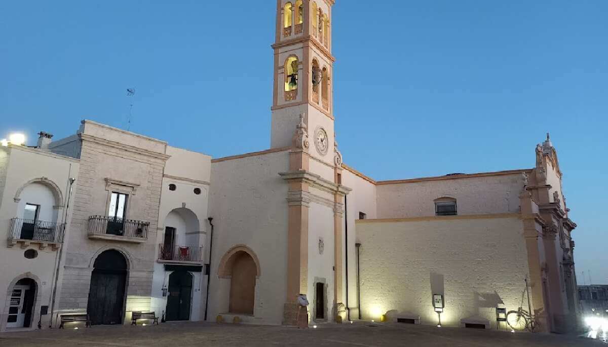 Salento, lite tra sindaca di Specchia e parroco per la festa patronale: don Antonio accusa un malore