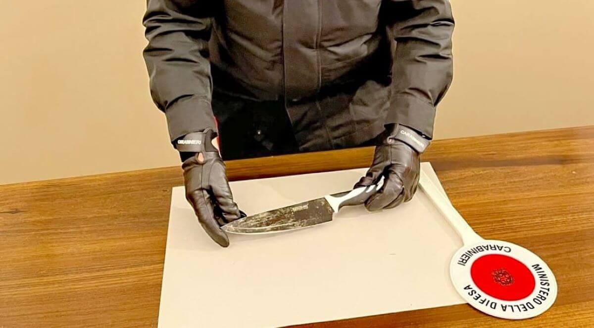 Lecce, ferito a coltellate per gelosia: grave un 19enne. Arrestato 17enne per tentato omicidio Lecce, ferito a coltellate per gelosia: grave un 19enne. Arrestato 17enne per tentato omicidio