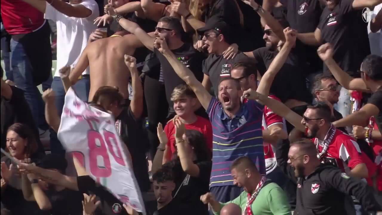 Tutte le emozioni di 117 anni di storia: il Bari festeggia il suo compleanno – VIDEO Tutte le emozioni di 117 anni di storia: il Bari festeggia il suo compleanno – VIDEO