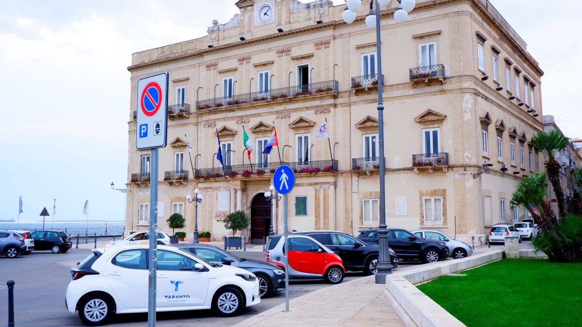 Comunali a Taranto, il M5s verso la corsa solitaria. Appello di Con: «Ripensateci»