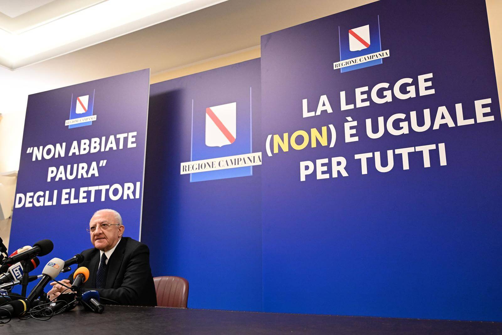 Terzo mandato, il presidente campano De Luca non cede e va avanti: «Il governo ha paura»