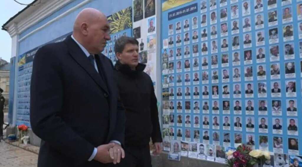 Galleria foto 'Esplosioni a Kiev durante la visita di Crosetto e Starmer, i ministri incontrano Zelensky' - foto 1