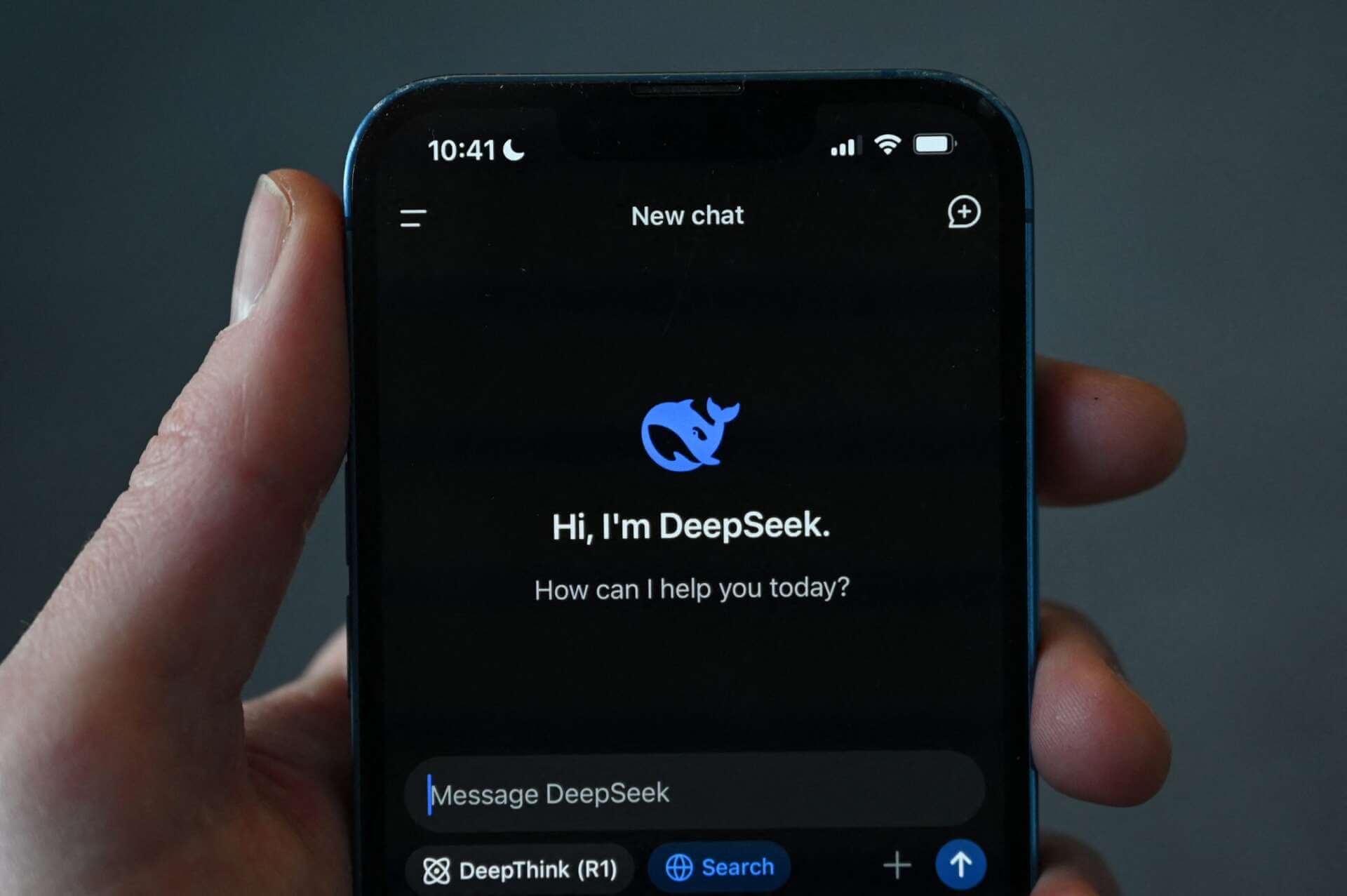DeepSeek, la società cinese fa paura ai colossi Usa: sfida a colpi di intelligenza artificiale DeepSeek, la società cinese fa paura ai colossi Usa: sfida a colpi di intelligenza artificiale
