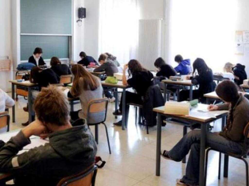 Galleria foto 'Dimensionamento scolastico, per i presidi pugliesi non c’è logica nel piano' - foto 1