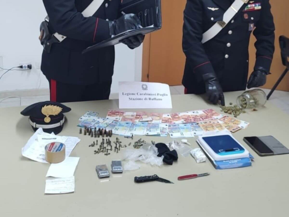 Supersano, nasconde in casa droga e munizioni: arrestato un 45enne