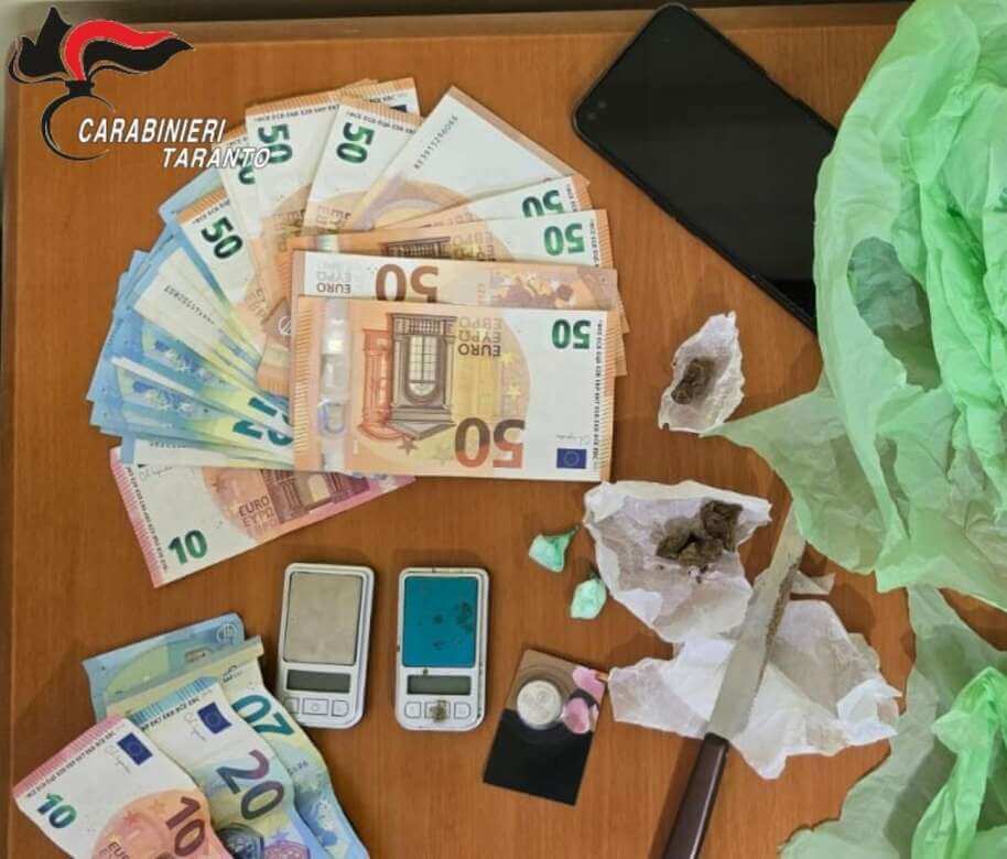 Galleria foto 'Palagiano, aizza il pitbull contro i carabinieri durante un controllo per droga: arrestato' - foto 1