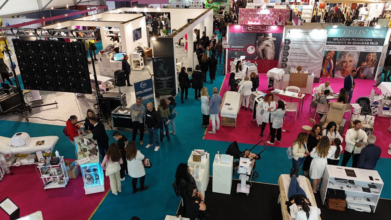 “Esteticamente in Fiera” a Bari, evento dedicato alle novità del benessere fisico ed estetico “Esteticamente in Fiera” a Bari, evento dedicato alle novità del benessere fisico ed estetico