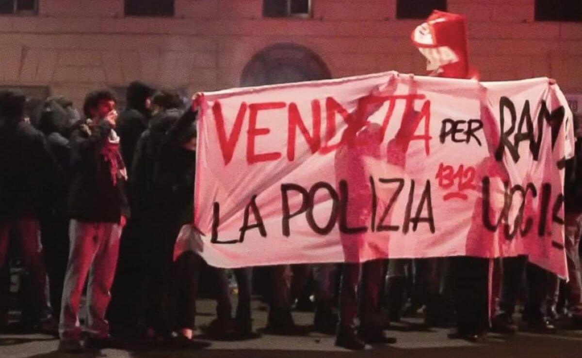 Scontri al corteo per Ramy, Meloni: «Ignobile episodio a opera di facinorosi» Scontri al corteo per Ramy, Meloni: «Ignobile episodio a opera di facinorosi»