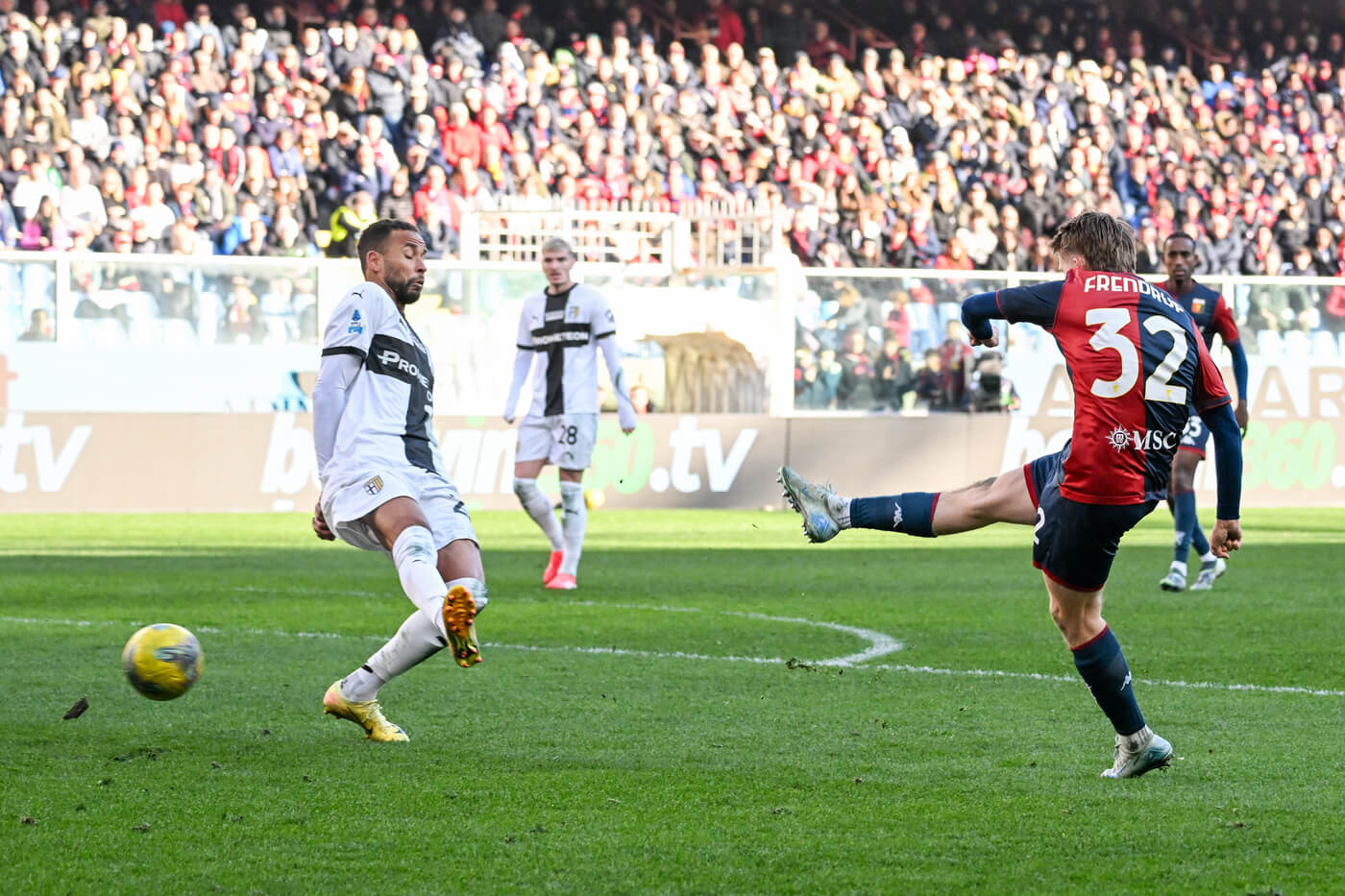 Serie A, Genoa-Parma: ci pensa Frendrup, prima vittoria in casa per i liguri Serie A, Genoa-Parma: ci pensa Frendrup, prima vittoria in casa per i liguri