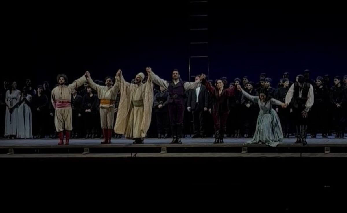 Bari, il “Corsaro” di Verdi inaugura la stagione del Petruzzelli: la prima è un successo – VIDEO