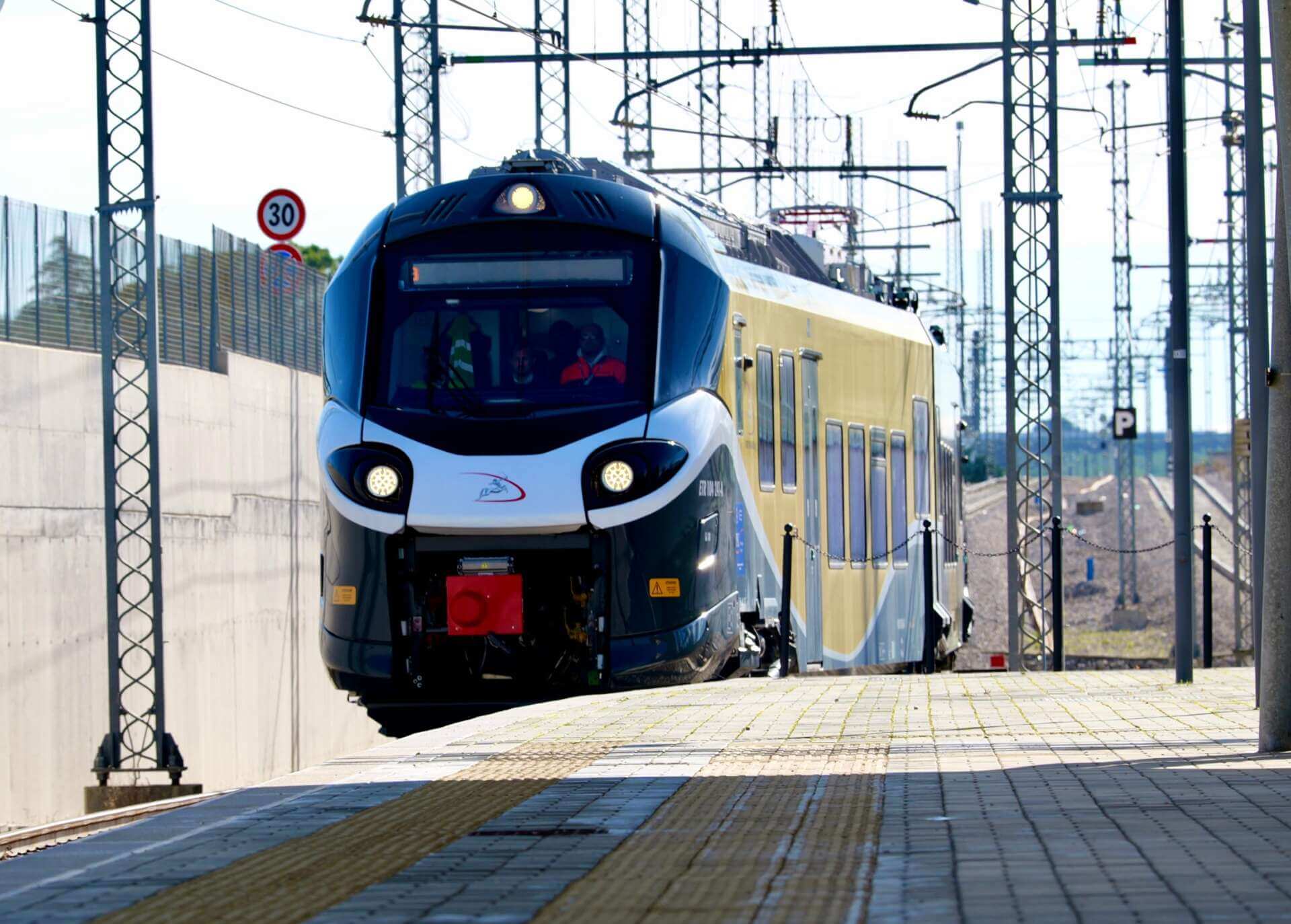 Andria, presentati 2 nuovi elettrotreni Alstom di Ferrotramviaria: «Rinnoviamo la flotta» – VIDEO Andria, presentati 2 nuovi elettrotreni Alstom di Ferrotramviaria: «Rinnoviamo la flotta» – VIDEO