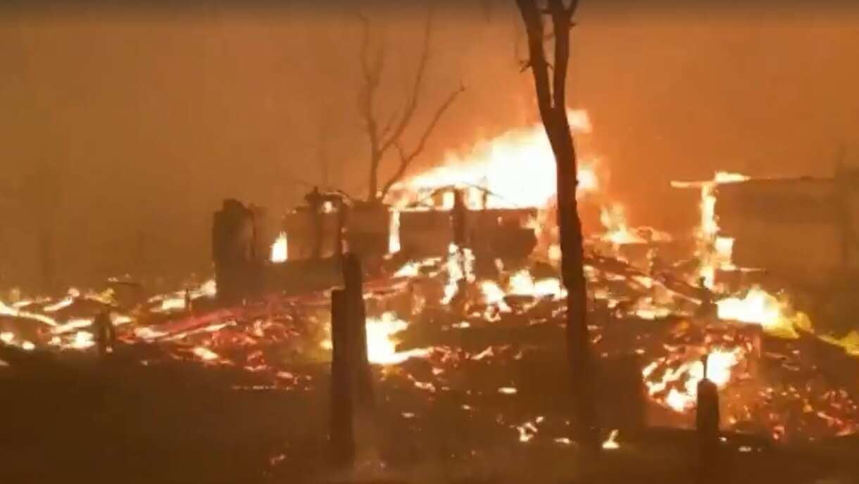 Incendi a Los Angeles, almeno 25 morti: ancora vento forte. Trump potrebbe arrivare in città Incendi a Los Angeles, almeno 25 morti: ancora vento forte. Trump potrebbe arrivare in città