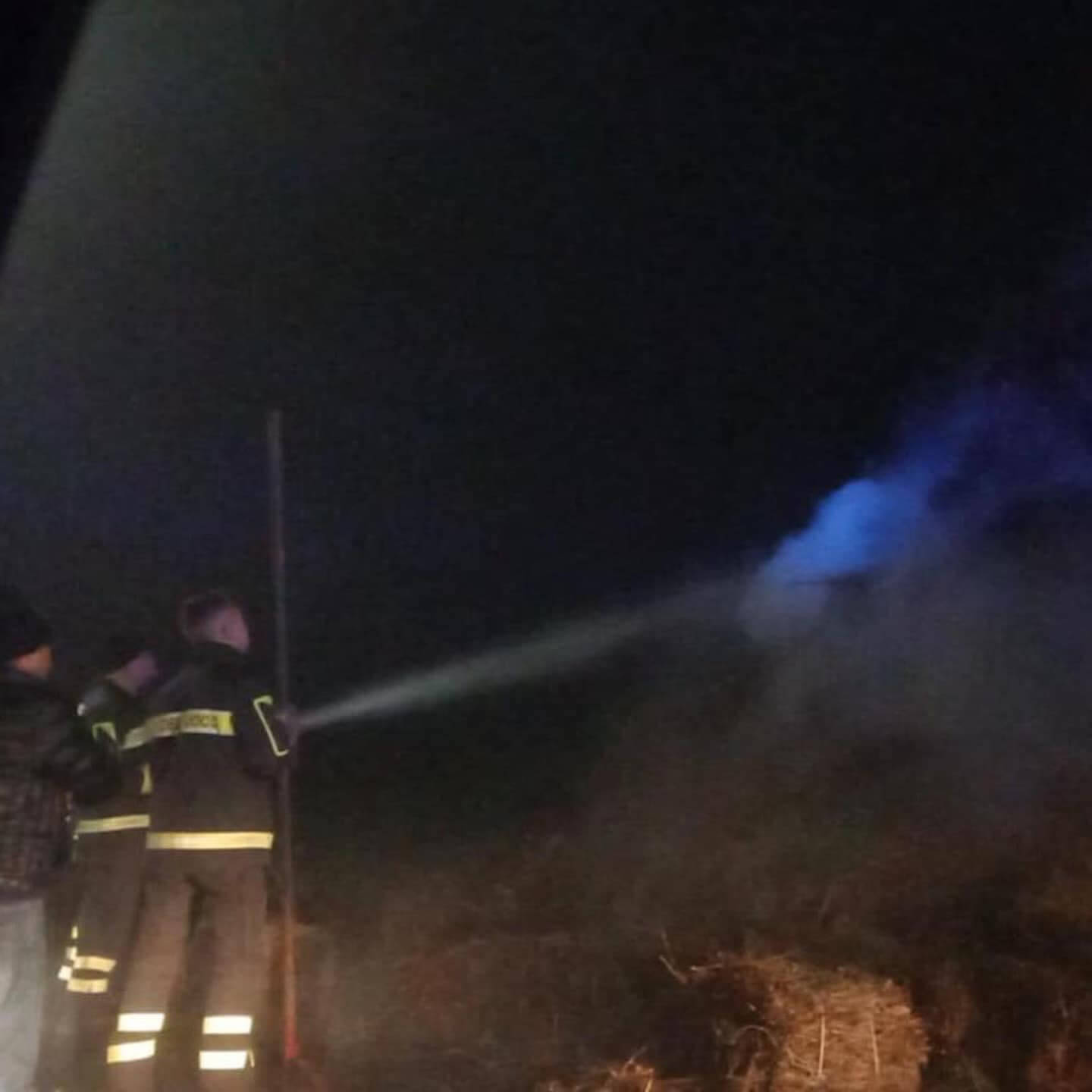 Monteroni, vandali danneggiano la Fòcara per Sant’Antonio: «Sfregio alla comunità»