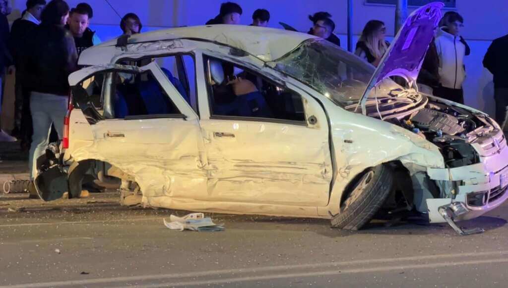 Galleria foto 'Un altro incidente a Foggia, violento scontro tra due auto: muore un 20enne' - foto 1