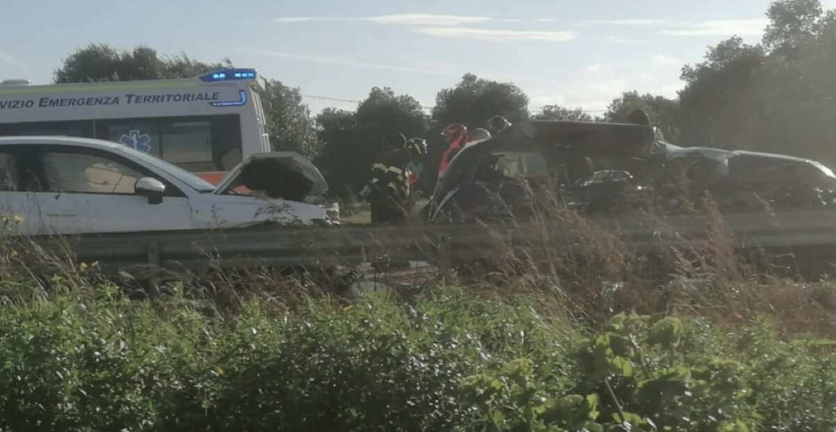 Incidente sulla strada provinciale 20 a Ostuni: muore una giovane, due feriti gravi