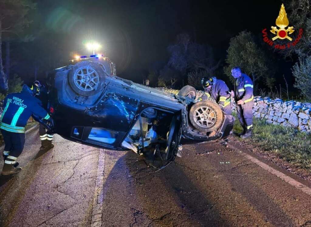Galleria foto 'Auto si ribalta sulla strada provinciale 46: paura per un ragazzo nel Brindisino' - foto 2