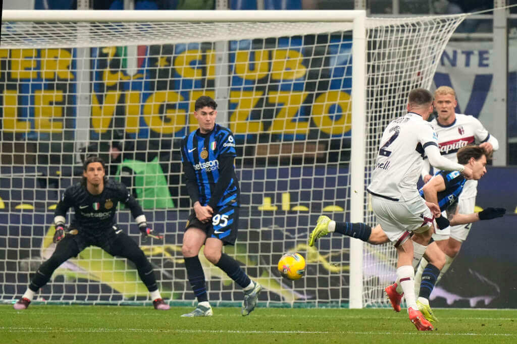 Galleria foto 'Serie A, Inter-Bologna 2-2: Holm riprende i nerazzurri. Inzaghi a -3 dal Napoli' - foto 1