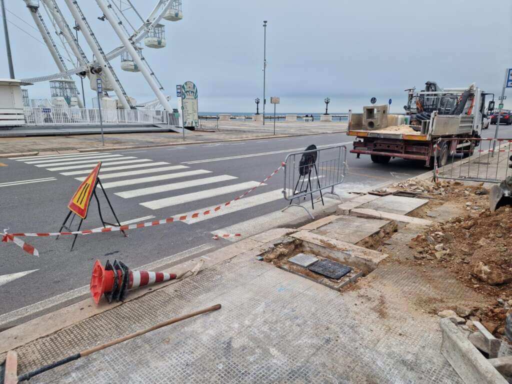 Galleria foto 'Bari, aumenta la sicurezza stradale: al via i lavori per l’installazione di 5 nuovi semafori a chiamata' - foto 2
