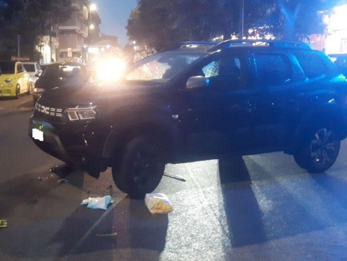 Grave incidente nel Leccese, scooter contro auto in viale della Libertà: muore centauro 40enne Grave incidente nel Leccese, scooter contro auto in viale della Libertà: muore centauro 40enne
