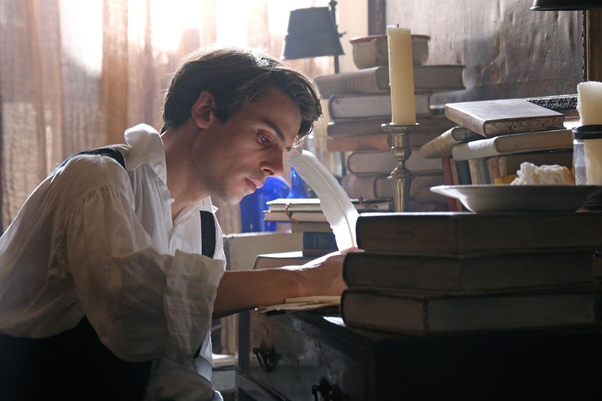 Leopardi, successo su Raiuno per la prima puntata della miniserie diretta da Sergio Rubini Leopardi, successo su Raiuno per la prima puntata della miniserie diretta da Sergio Rubini