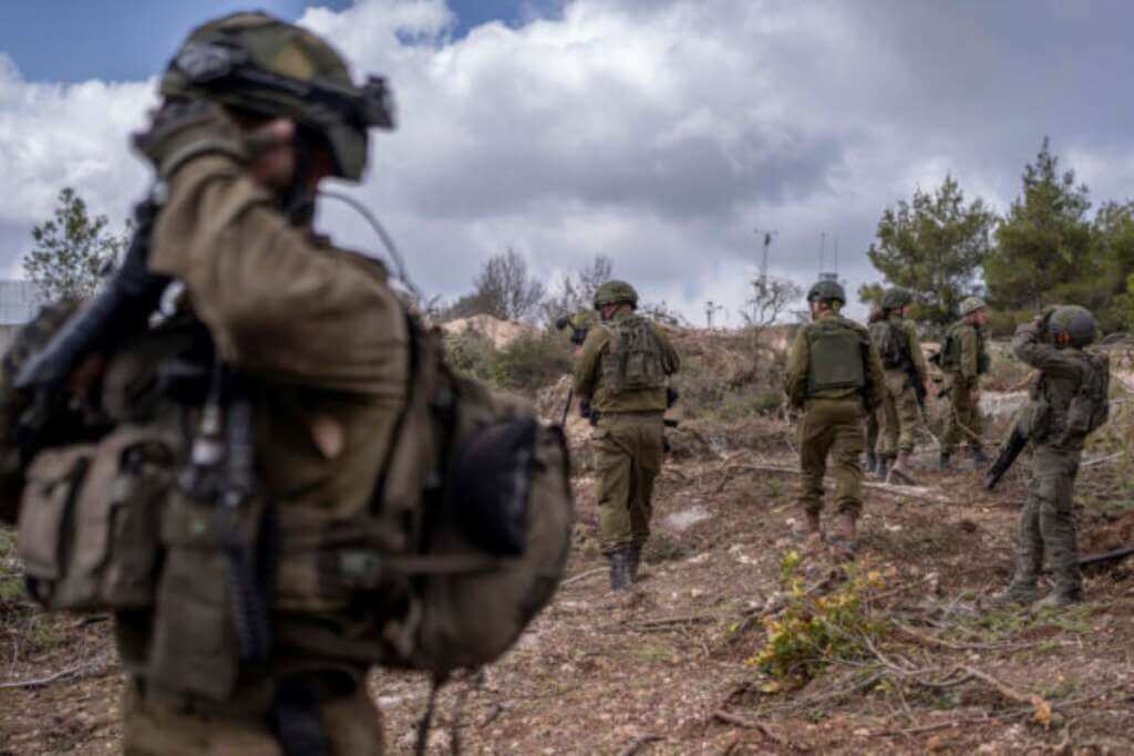 Galleria foto 'Libano, gli israeliani sparano sugli sfollati mentre cercano di rientrare a casa: almeno 11 i morti' - foto 1