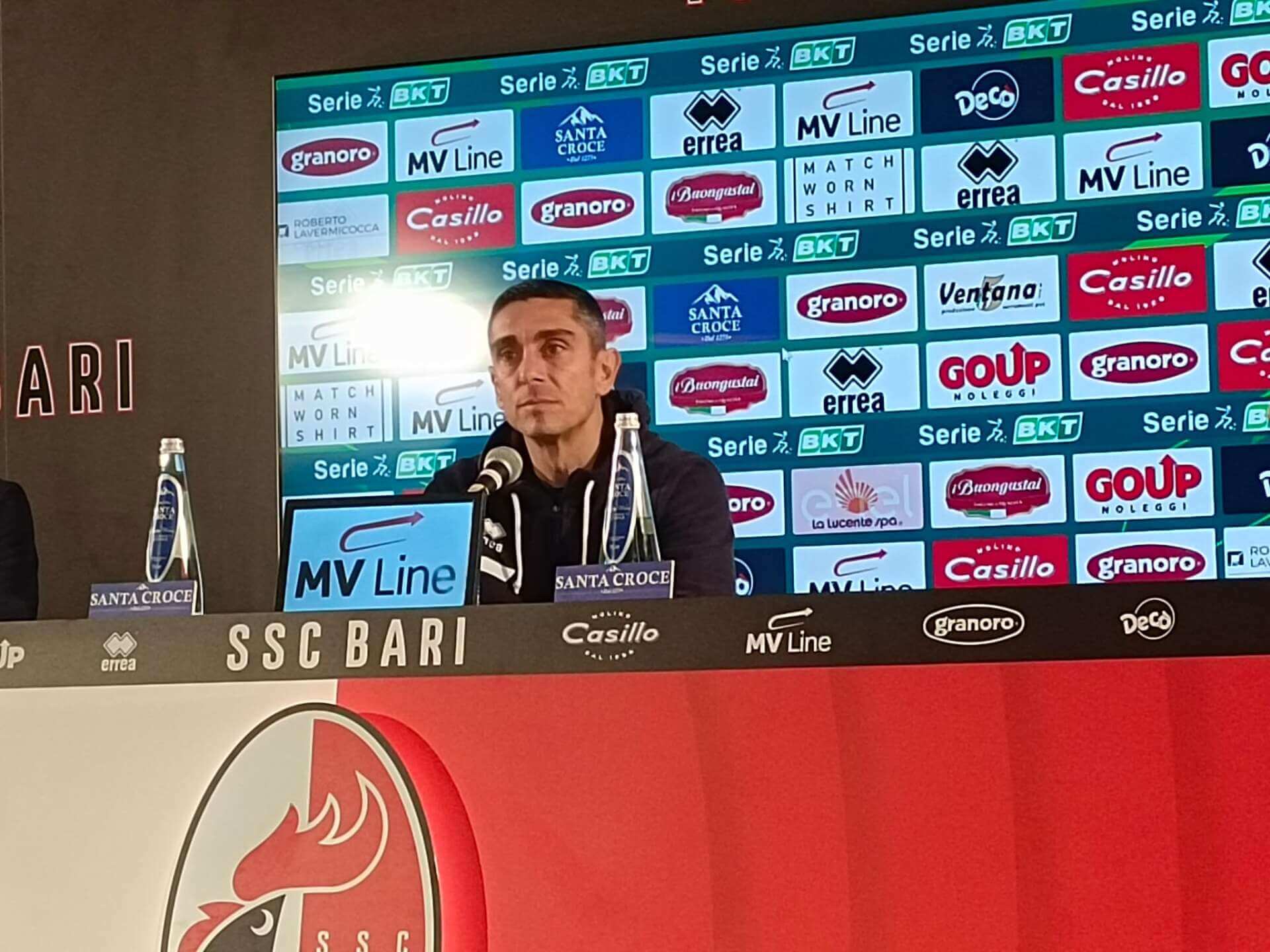 Verso Cesena-Bari, Longo: «Squadra insidiosa. Bonfanti? Sta bene ma valutiamo» Verso Cesena-Bari, Longo: «Squadra insidiosa. Bonfanti? Sta bene ma valutiamo»