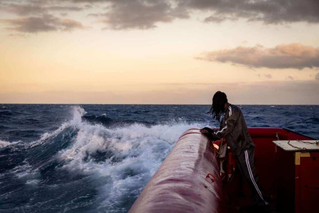 Galleria foto 'Migranti, la Ocean Viking in viaggio verso Taranto con 101 persone a bordo' - foto 1