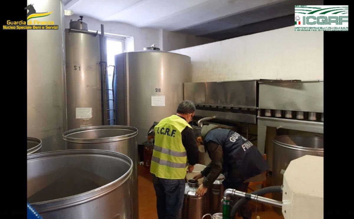 Andria, l’olio prelevato dalla Levante è 100% extravergine: l’esito delle analisi Andria, l’olio prelevato dalla Levante è 100% extravergine: l’esito delle analisi