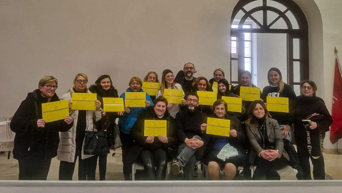 Bari vecchia, primo giorno di scuola per le pastaie: ma è polemica sulle regole Bari vecchia, primo giorno di scuola per le pastaie: ma è polemica sulle regole