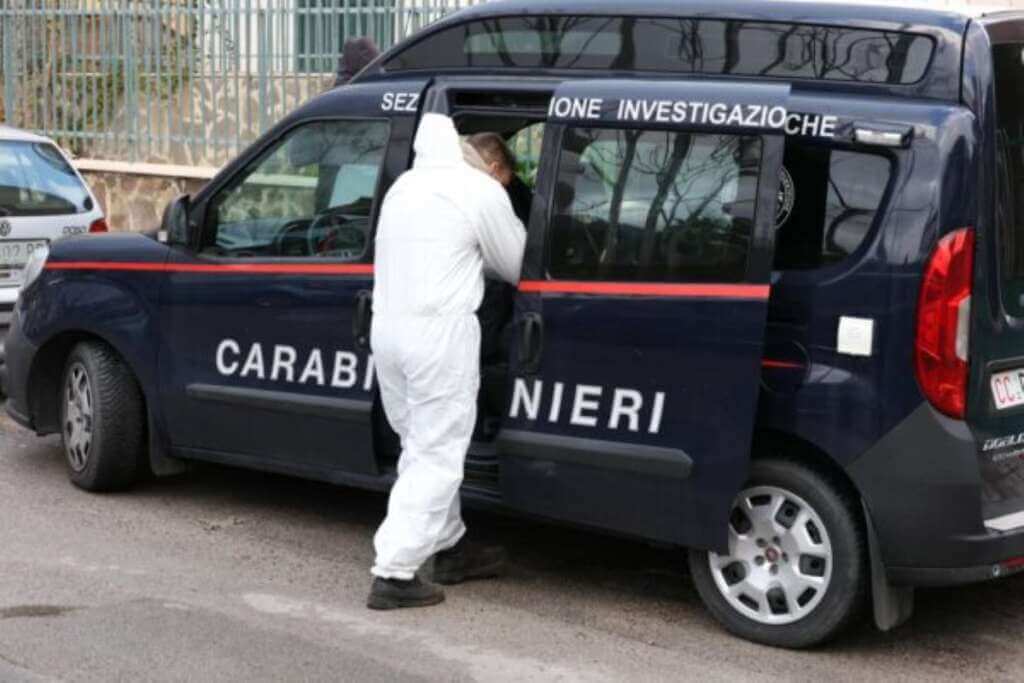 Galleria foto 'Palermo, nascondono il padre morto da due anni per ricevere la pensione: denunciati due fratelli' - foto 1