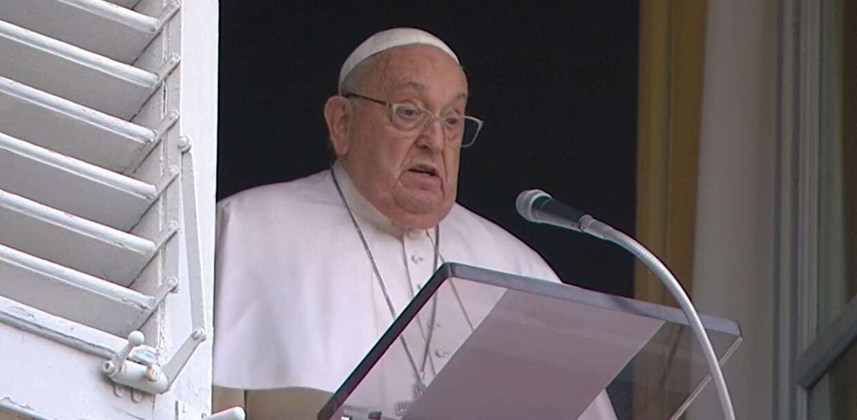 Roma, l’Angelus del papa: «Grato per la tregua a Gaza. Auspico il rispetto di quanto concordato» Roma, l’Angelus del papa: «Grato per la tregua a Gaza. Auspico il rispetto di quanto concordato»