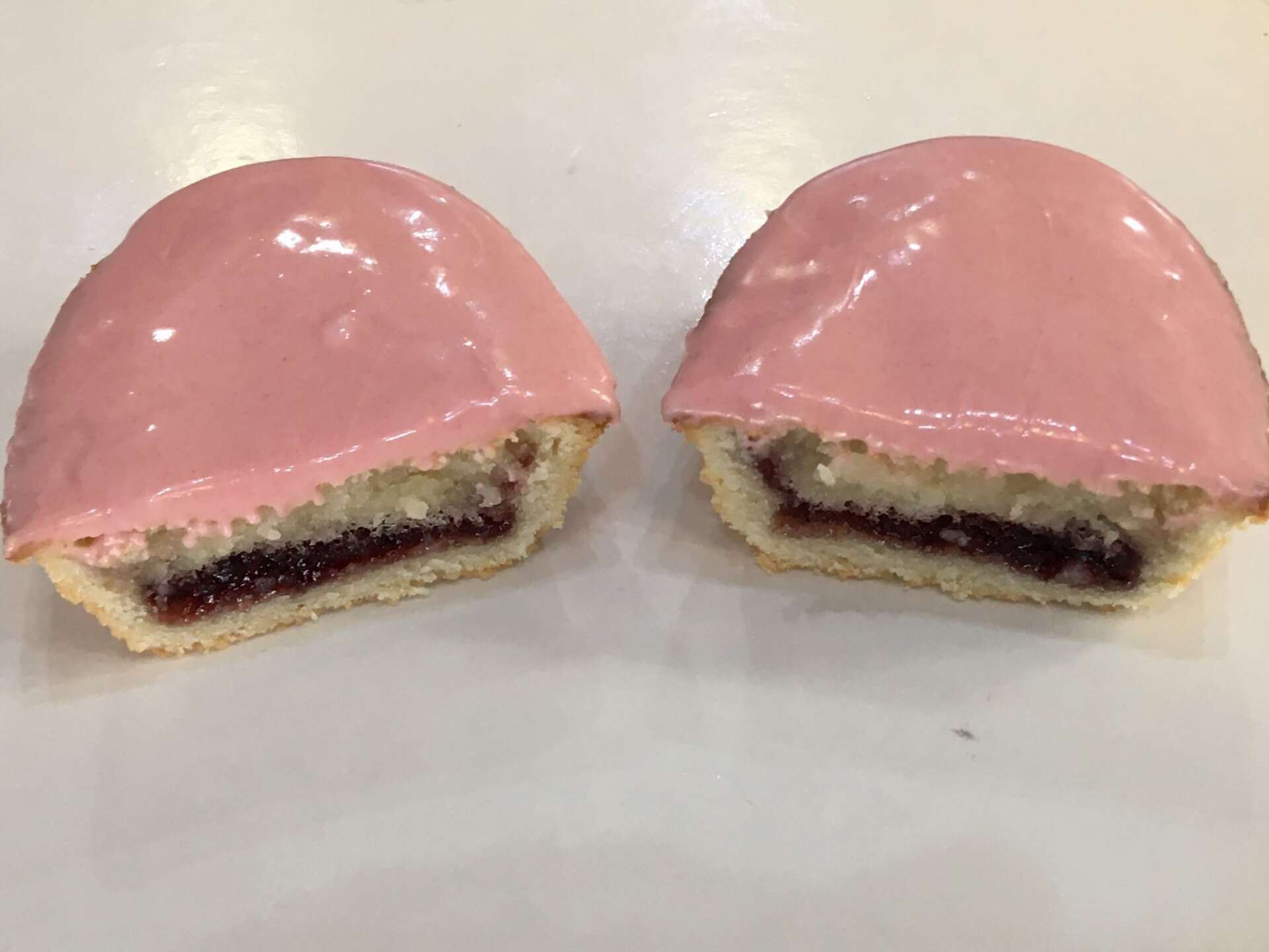 Lecce, un pasticciotto rosa celebra il ritorno del Giro d’Italia nel Salento Lecce, un pasticciotto rosa celebra il ritorno del Giro d’Italia nel Salento
