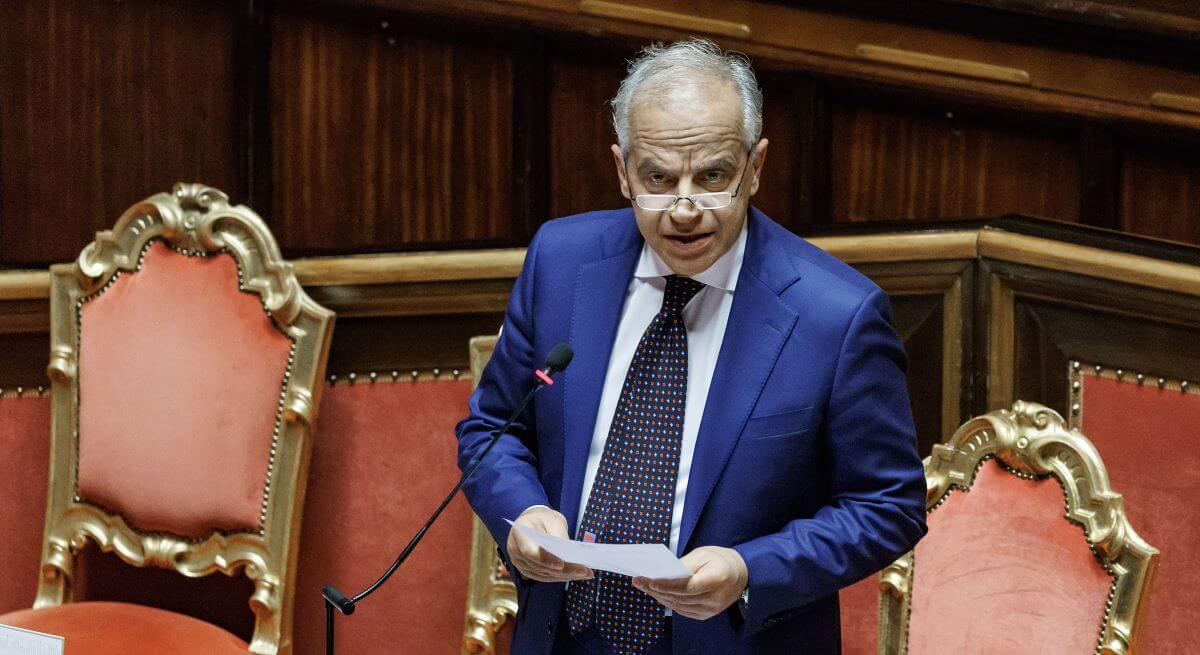 Sicurezza, Piantedosi: «Reati giù del 9%, più forze in campo. L’Italia è più sicura»
